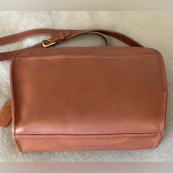 COACH Vintage ‘92 Brighton Crossbody Bag in British Tan - Picture 7 of 16